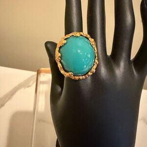 Elegant Gold and Turquoise Ring